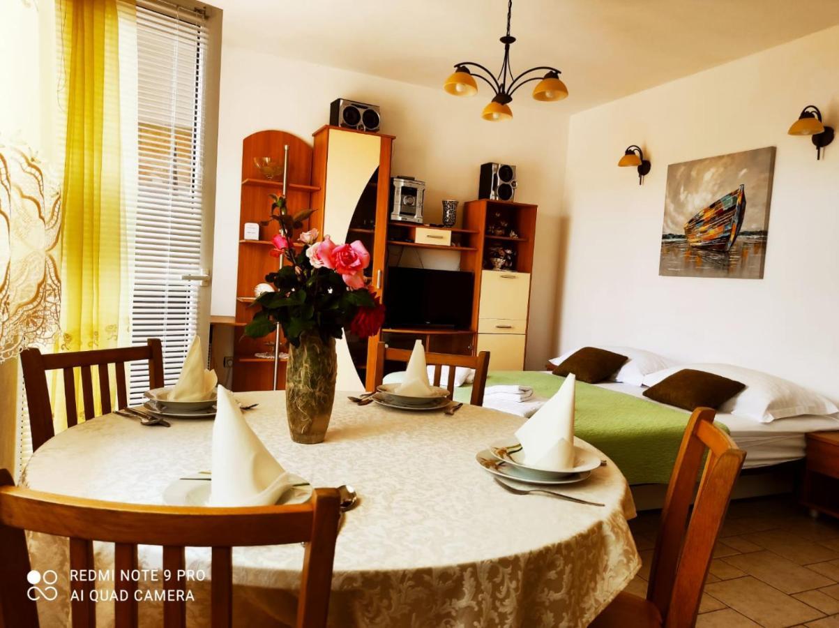 Apartment Topic Baška Voda Esterno foto