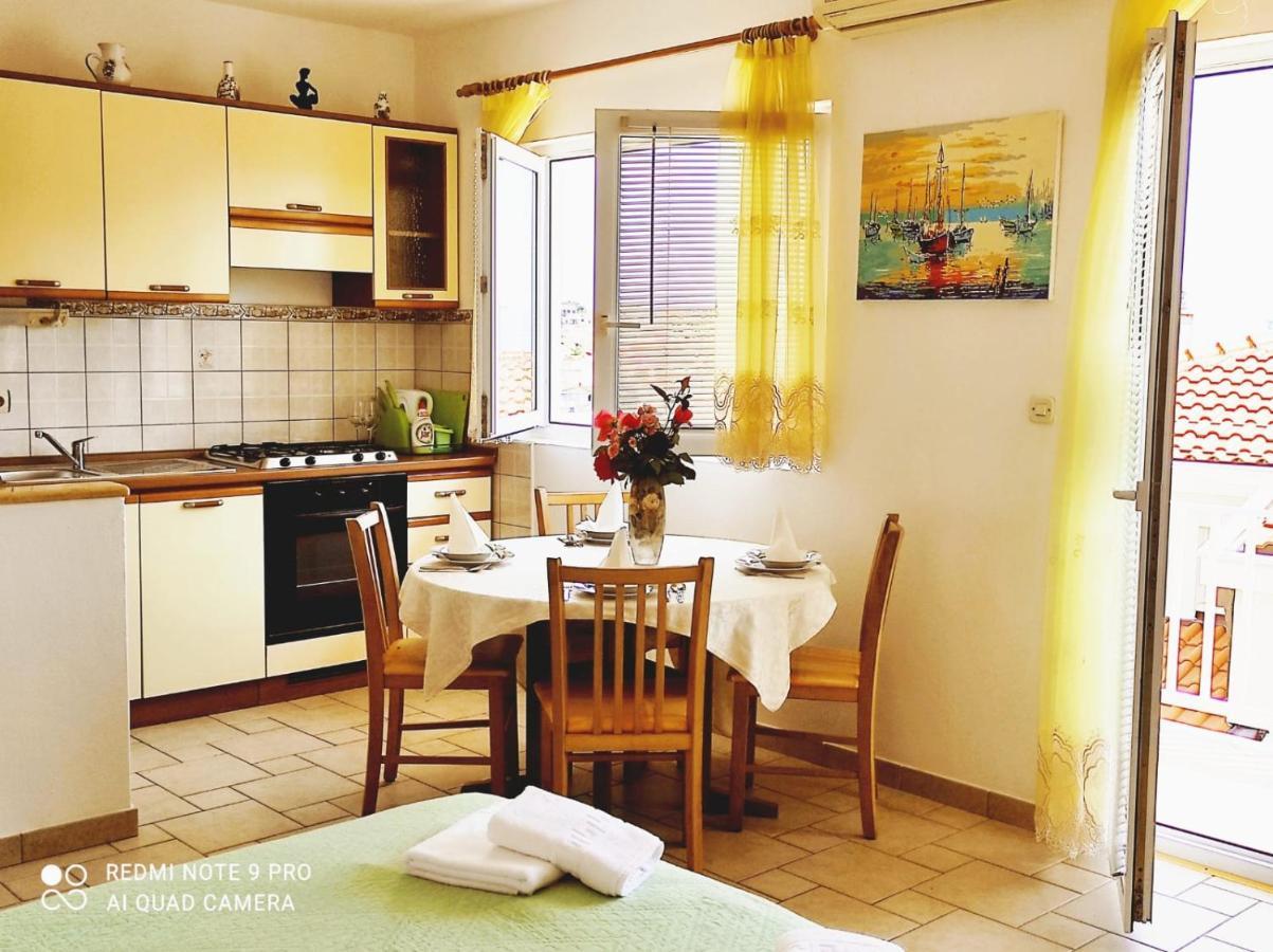 Apartment Topic Baška Voda Esterno foto