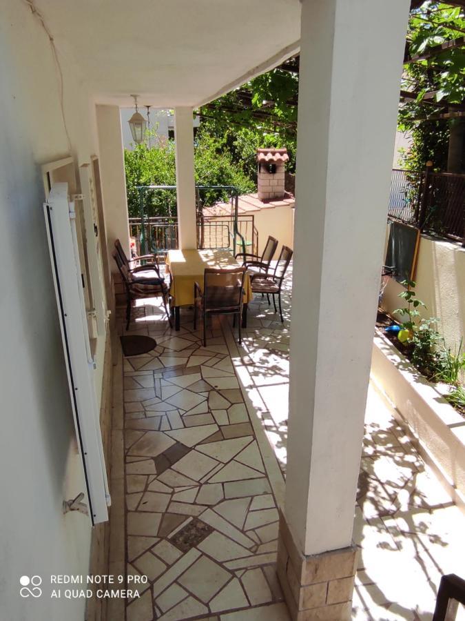 Apartment Topic Baška Voda Esterno foto