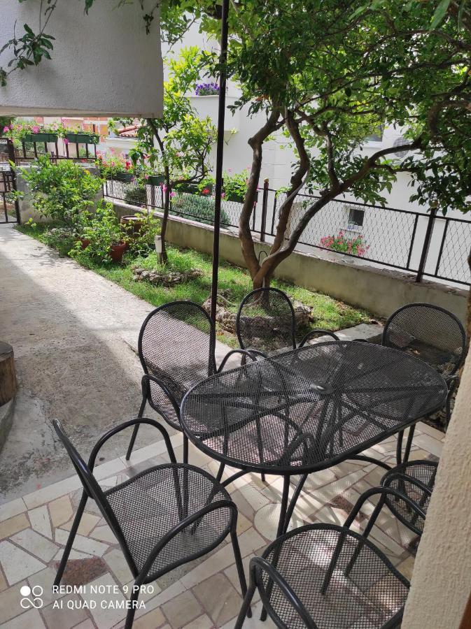 Apartment Topic Baška Voda Esterno foto
