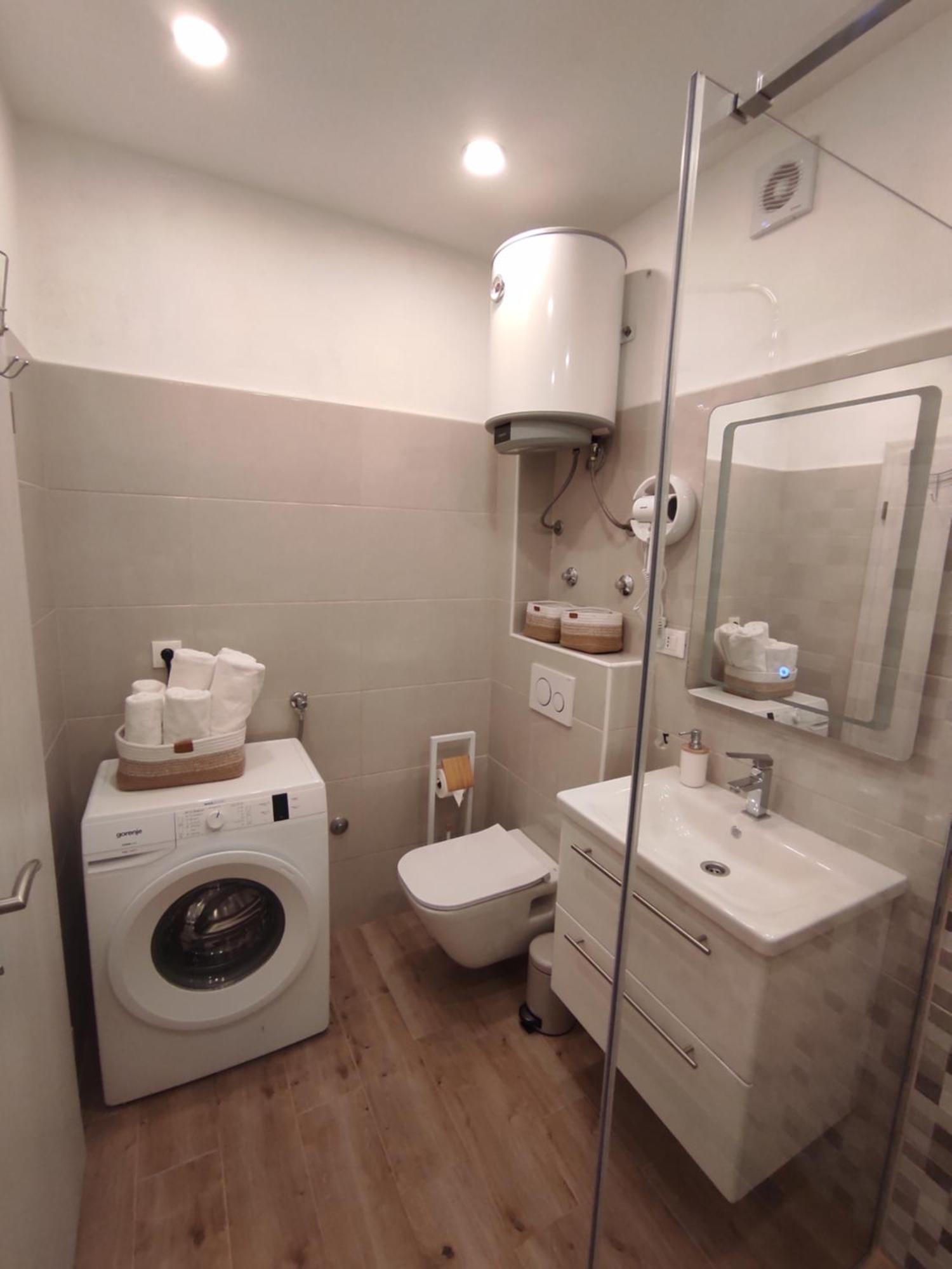 Apartment Topic Baška Voda Esterno foto