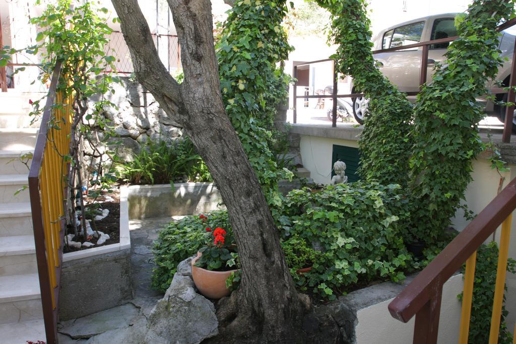 Apartment Topic Baška Voda Esterno foto