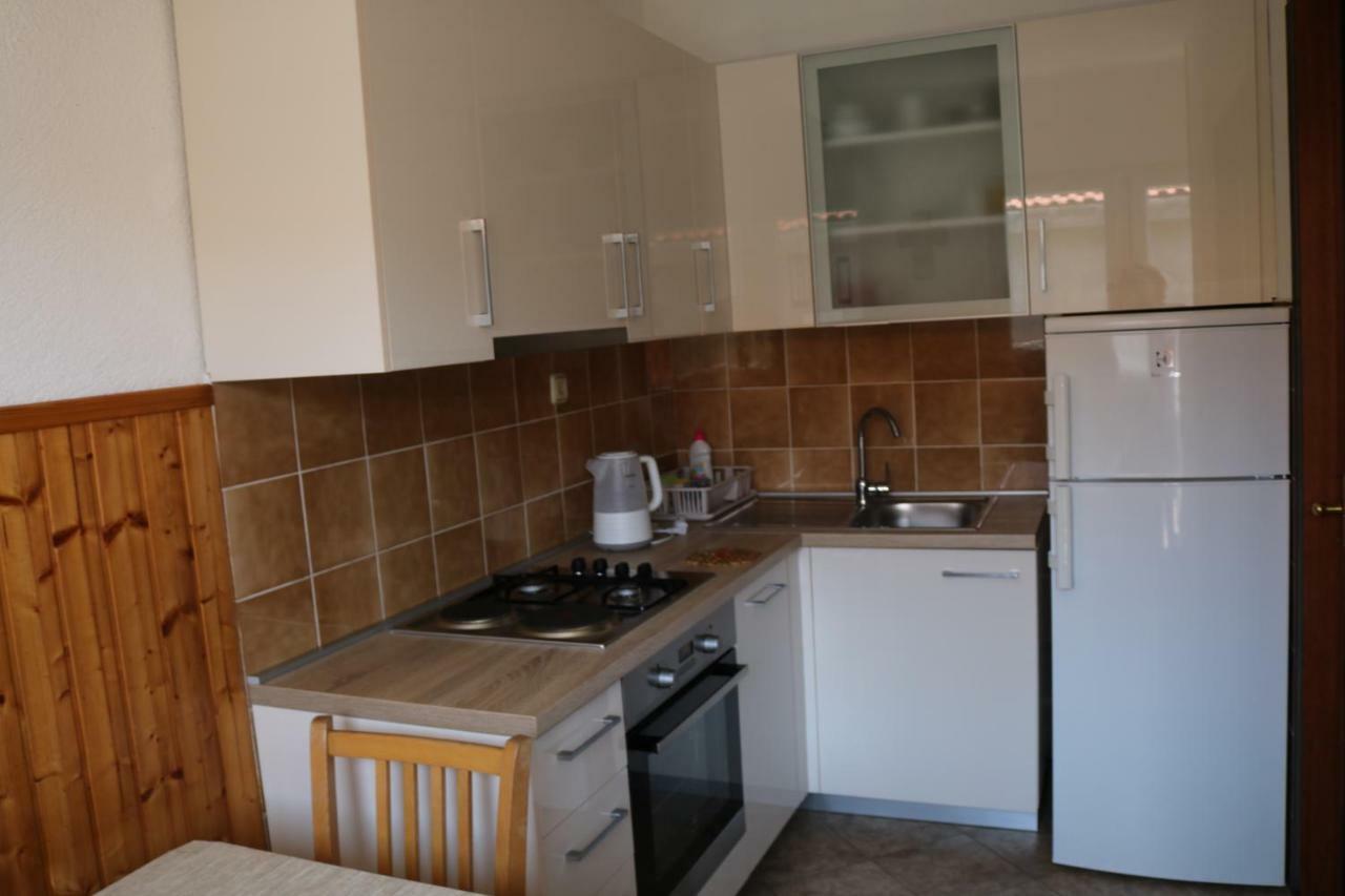 Apartment Topic Baška Voda Esterno foto