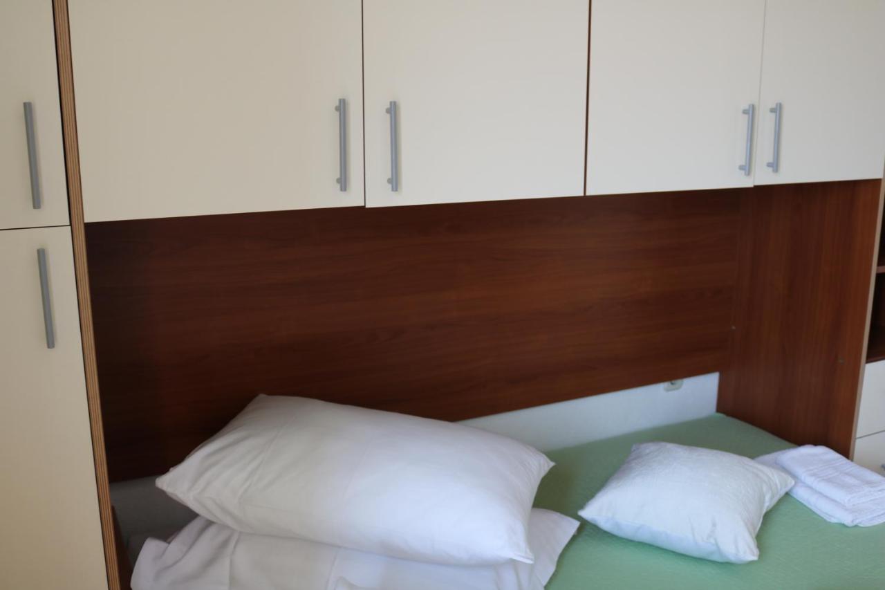 Apartment Topic Baška Voda Esterno foto