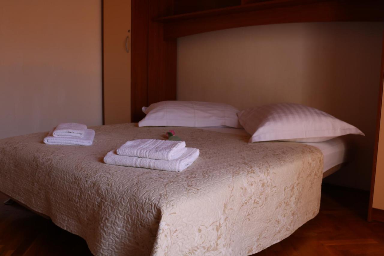 Apartment Topic Baška Voda Esterno foto